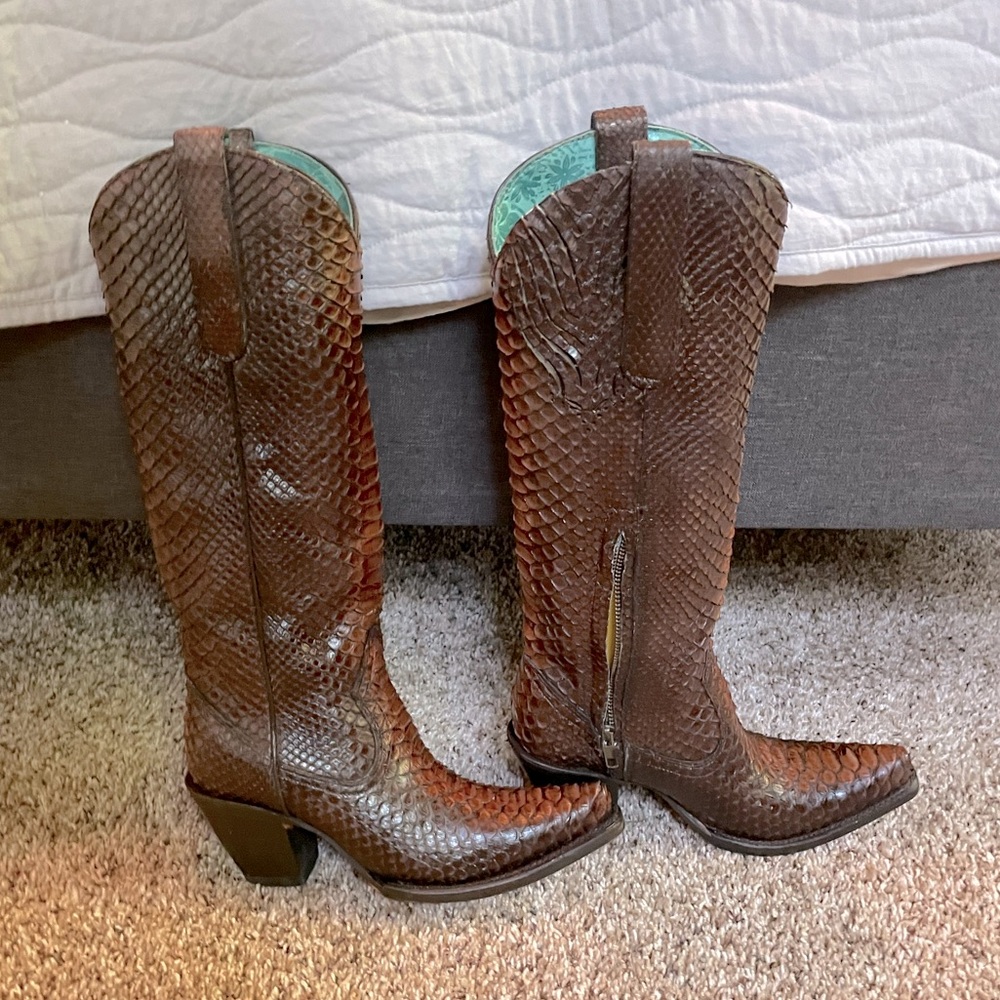CORRAL BROWN PYTHON MAYRA BOOTS - BROWN size 7.5.